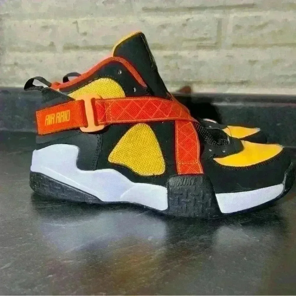 Size 6.5 Youth - Nike Air Raid Roswell Raygun 2020- EUC- No Laces